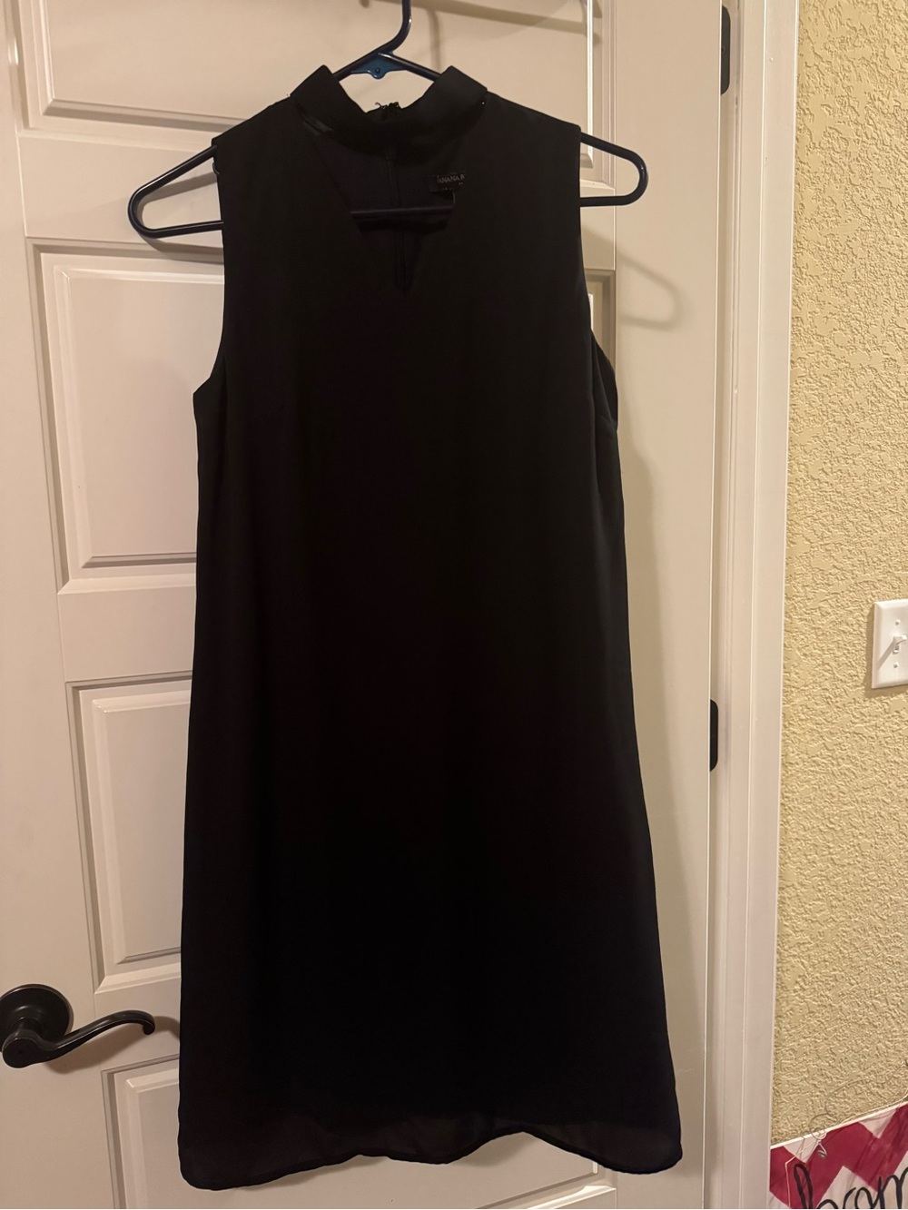 Banana Republic Black Sleeveless Mock-Neck Shift Dress